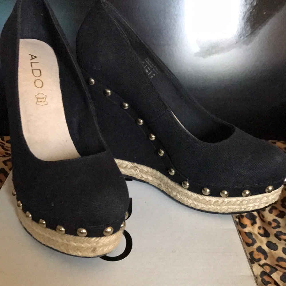 Wedge shoes